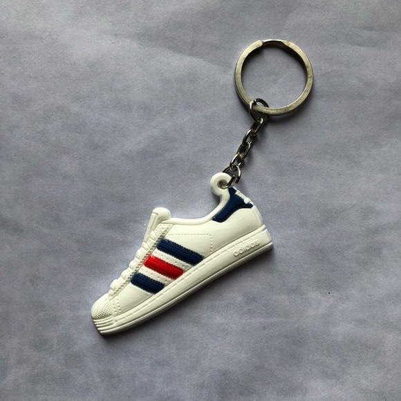 adidas superstar keychain